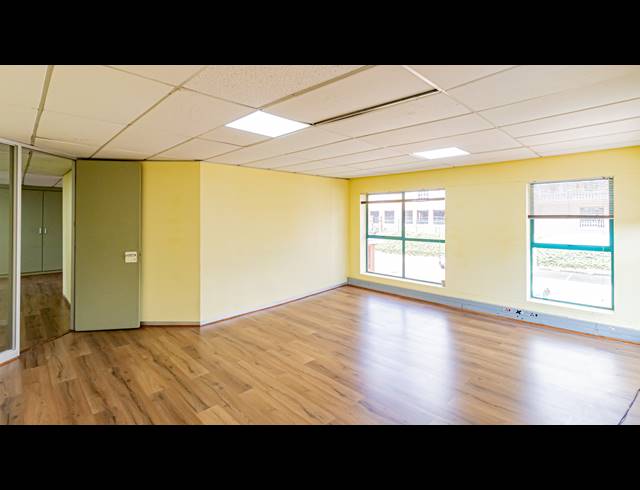 212M² OFFICE TO LET IN FERNDALE